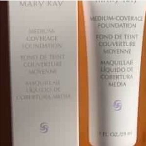 Mary Kay medium coverage foundation in ivory 104